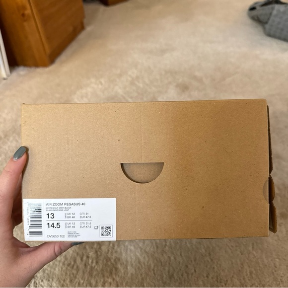 Air Zoom Pegasus 40 Size 13 - Picture 7 of 10